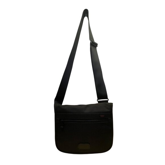 Tumi Mens Black Nylon Adjustable Strap With Zippered Pockets Messenger Bag